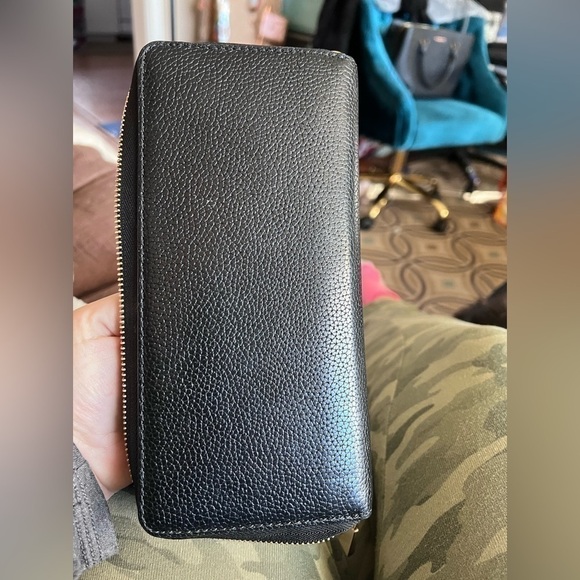 𝅺AUTHENTIC Michael Kors Black Leather Continental Wallet Wristlet - Picture 2 of 15